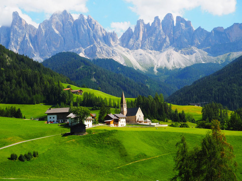 サンタマッダレーナ協会とガイスラー山塊